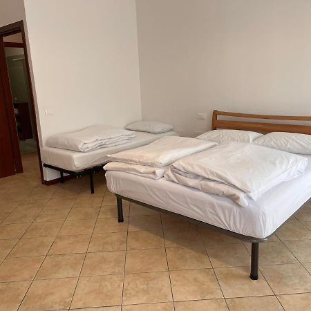 Sebino 11 Apartment เปสเคียรา เดล การ์ดา ภายนอก รูปภาพ